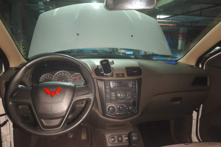 Used Wuling Hongguang 2021 1.5L S Base Version LAR Center Console