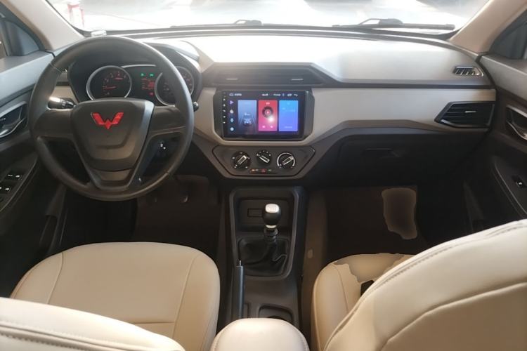 Used Wuling Hongguang 2021 1.5L Revised S Standard Version with Electric Power Steering LAR Center Console