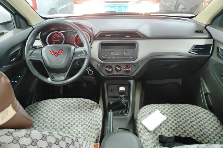 Used Wuling Hongguang 2021 1.5L S Standard Version LAR Center Console
