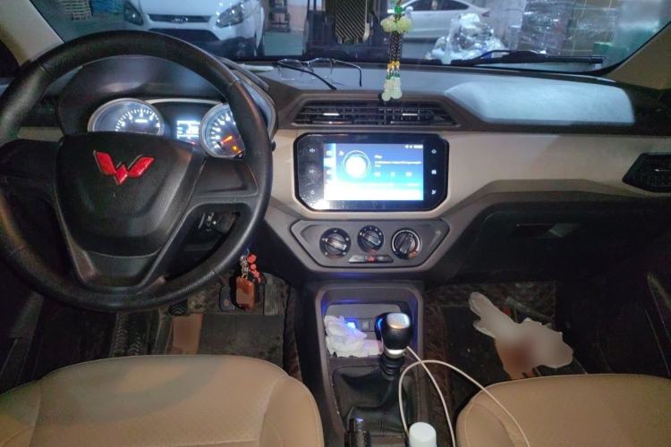 Used Wuling Hongguang 2021 1.5L Facelifted S Comfort Version with Electric Power Steering LAR Center Console