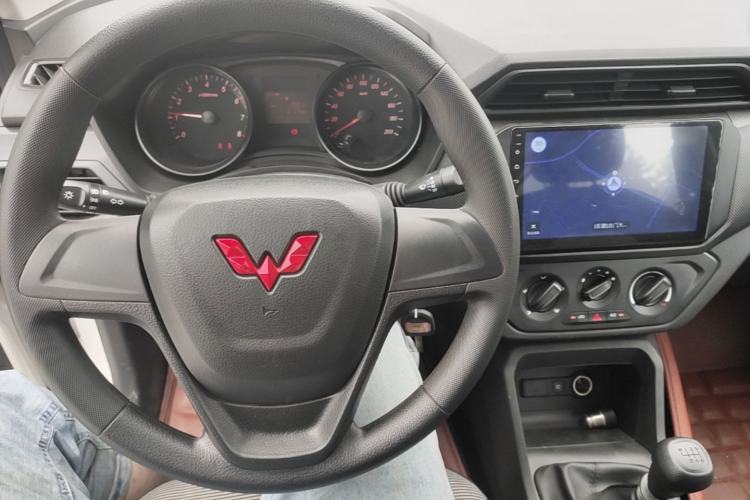 Used Wuling Hongguang 2021 1.5L Revised S Base Version with Electric Power Steering LAR Center Console