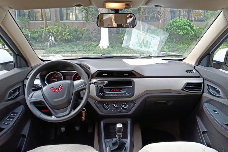 Used Wuling Hongguang 2021 1.5L Revised S Standard Version with Electric Power Steering LAR Center Console