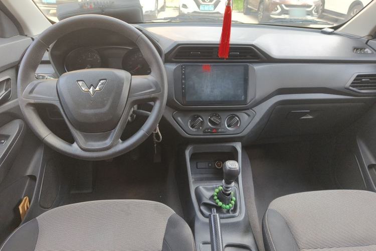 Used Wuling Hongguang 2021 1.5L Revised S Base Version with Electric Power Steering LAR Center Console