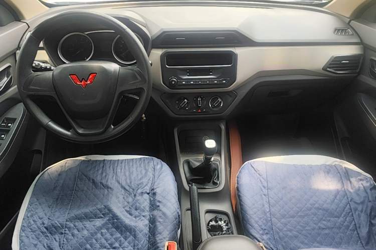 Used Wuling Hongguang 2021 1.5L Revised S Standard Version with Electric Power Steering LAR Center Console