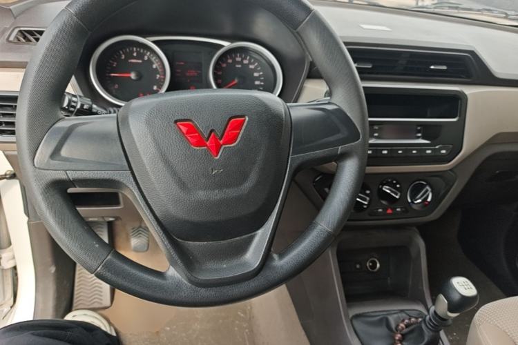 Used Wuling Hongguang 2021 1.5L Revised S Standard Version with Electric Power Steering LAR Center Console