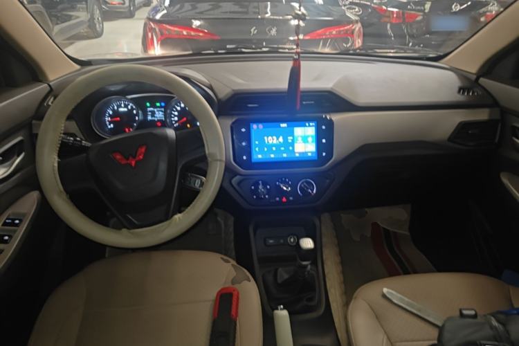 Used Wuling Hongguang 2021 1.5L Facelifted S Comfort Version with Electric Power Steering LAR Center Console