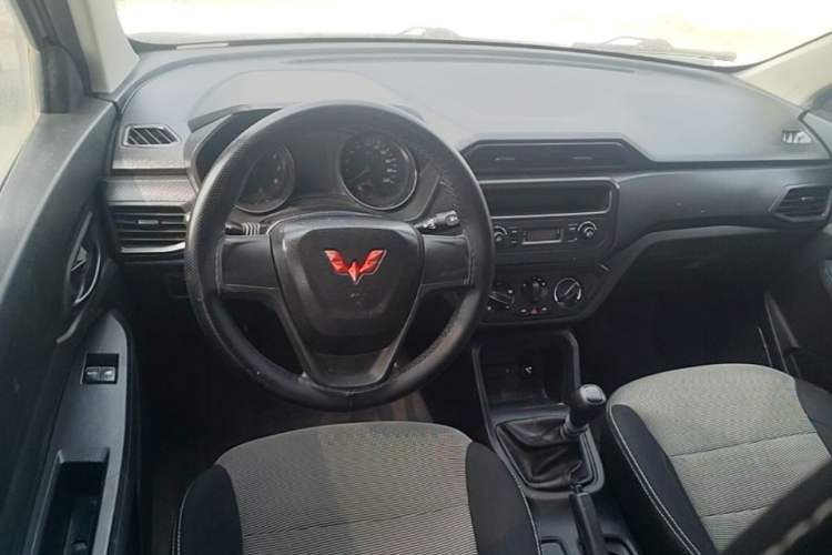 Used Wuling Hongguang 2021 1.5L S Base Version LAR Center Console