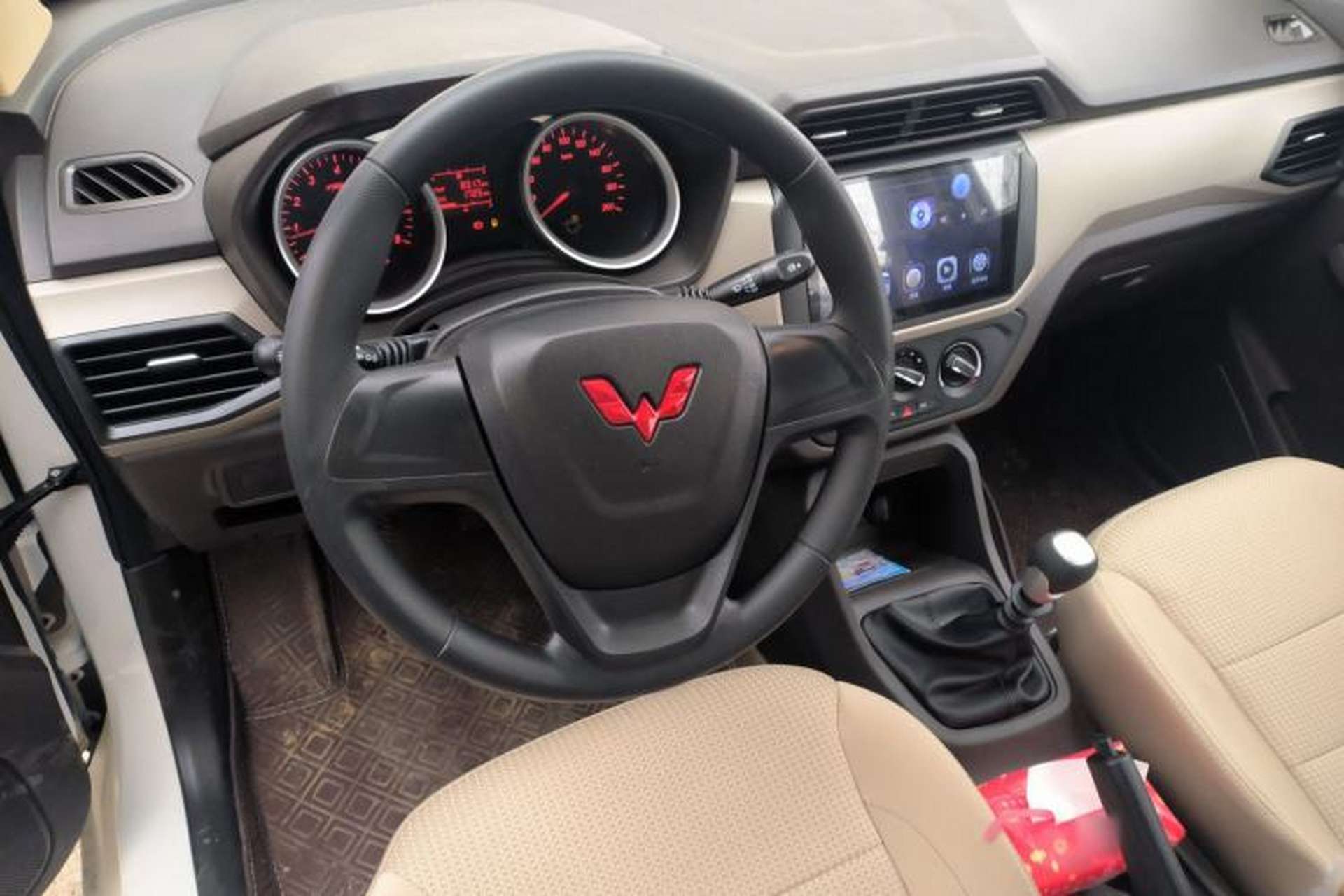 Used Wuling Hongguang 2021 1.5L S Standard Version LAR Center Console