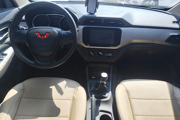 Used Wuling Hongguang 2021 1.5L Facelift S Comfort Version Hydraulic Power Steering LAR Center Console