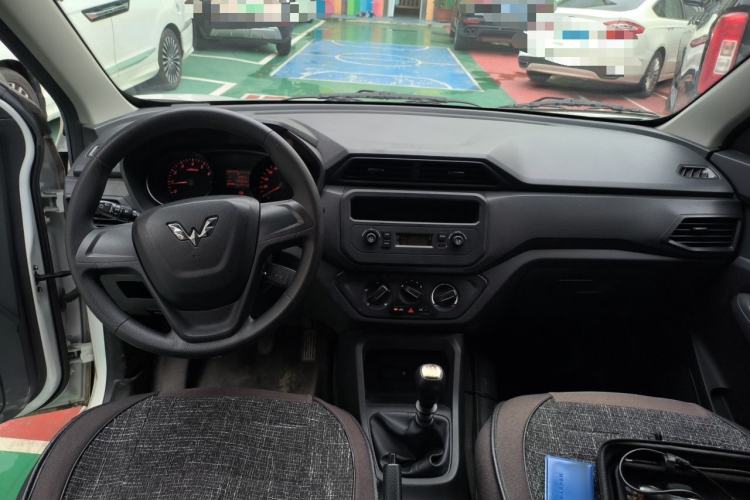 Used Wuling Hongguang 2021 1.5L S Base Version LAR Center Console