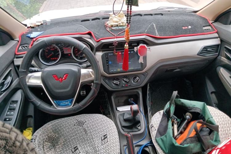 Used Wuling Hongguang 2021 1.5L Revised S Standard Version with Electric Power Steering LAR Center Console