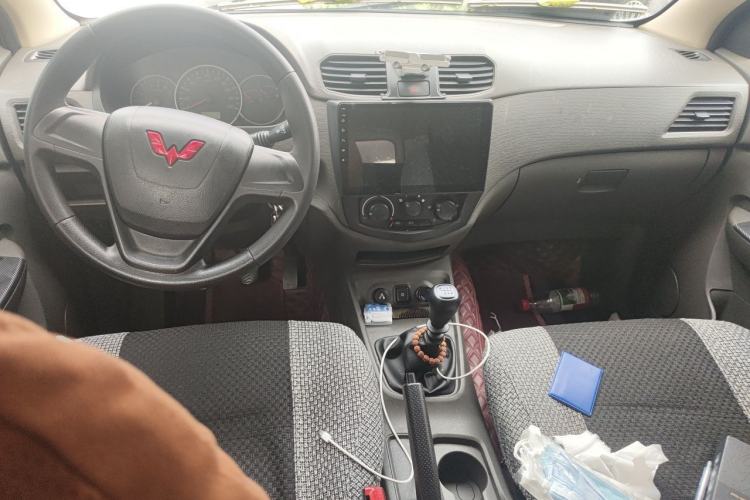 Used Wuling Hongguang 2021 1.5L Revised S Standard Version with Electric Power Steering LAR Center Console