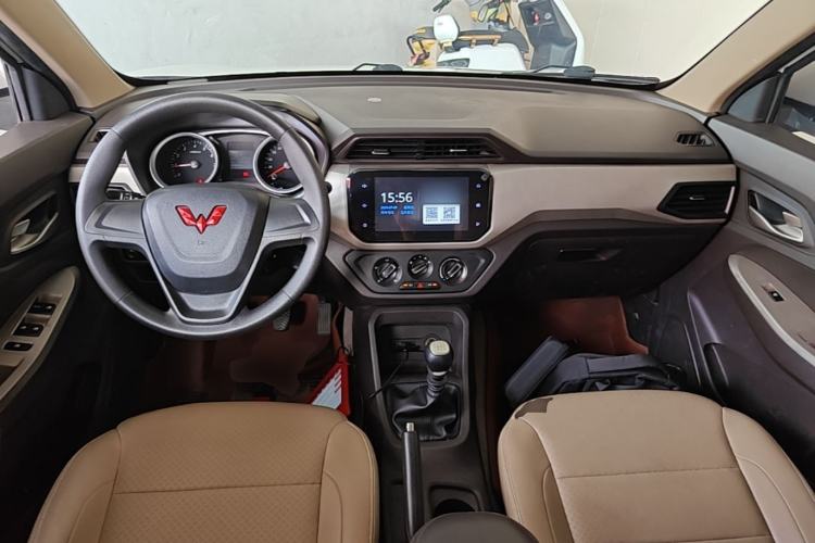 Used Wuling Hongguang 2021 1.5L S Comfort Edition LAR Center Console