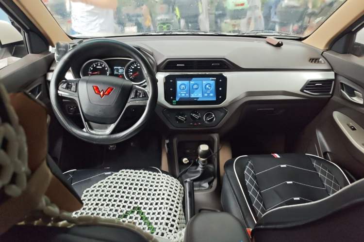 Used Wuling Hongguang 2021 1.5L Facelift S Comfort Version Hydraulic Power Steering LAR Center Console