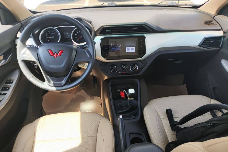 Used Wuling Hongguang 2021 1.5L Facelift S Comfort Version Hydraulic Power Steering LAR Center Console