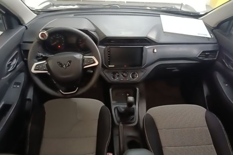Used Wuling Hongguang 2021 1.5L Revised S Base Version Hydraulic Power Steering LAR Center Console