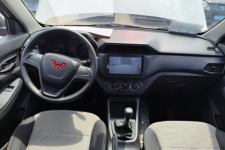 Used Wuling Hongguang 2021 1.5L Revised S Base Version with Electric Power Steering LAR Center Console