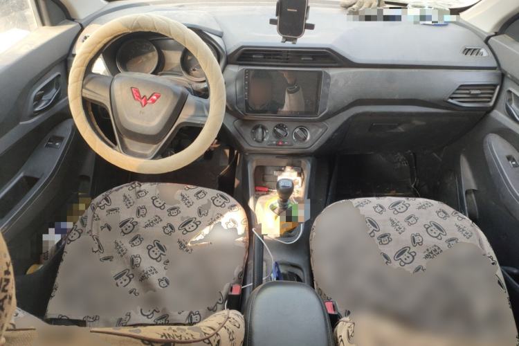 Used Wuling Hongguang 2021 1.5L Revised S Base Version Hydraulic Power Steering LAR Center Console