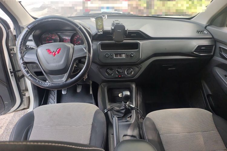 Used Wuling Hongguang 2021 1.5L S Base Version LAR Center Console