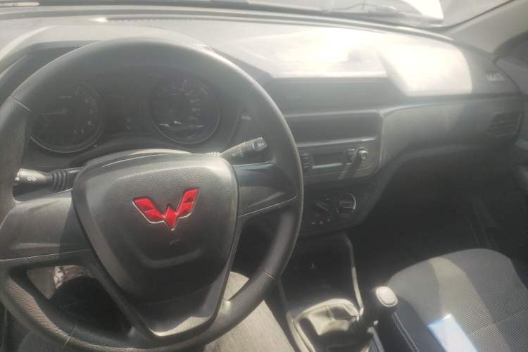 Used Wuling Hongguang 2021 1.5L S Base Version LAR Center Console