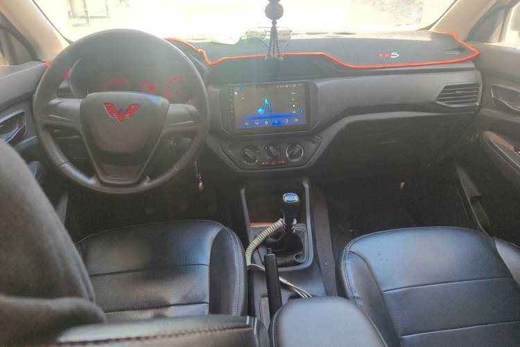 Used Wuling Hongguang 2021 1.5L Revised S Base Version with Electric Power Steering LAR Center Console
