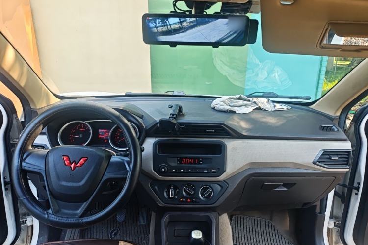 Used Wuling Hongguang 2021 1.5L S Standard Version LAR Center Console
