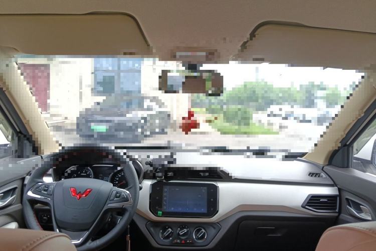 Used Wuling Hongguang 2021 1.5L Facelifted S Comfort Version with Electric Power Steering LAR Center Console