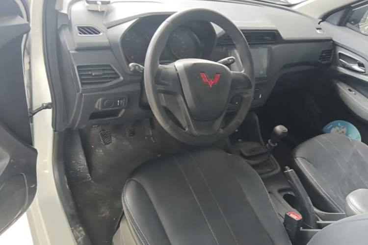 Used Wuling Hongguang 2021 1.5L Revised S Base Version with Electric Power Steering LAR Center Console