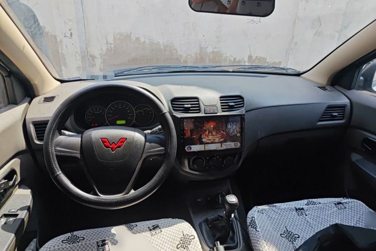 Used Wuling Hongguang 2021 1.5L S Base Version LAR Center Console