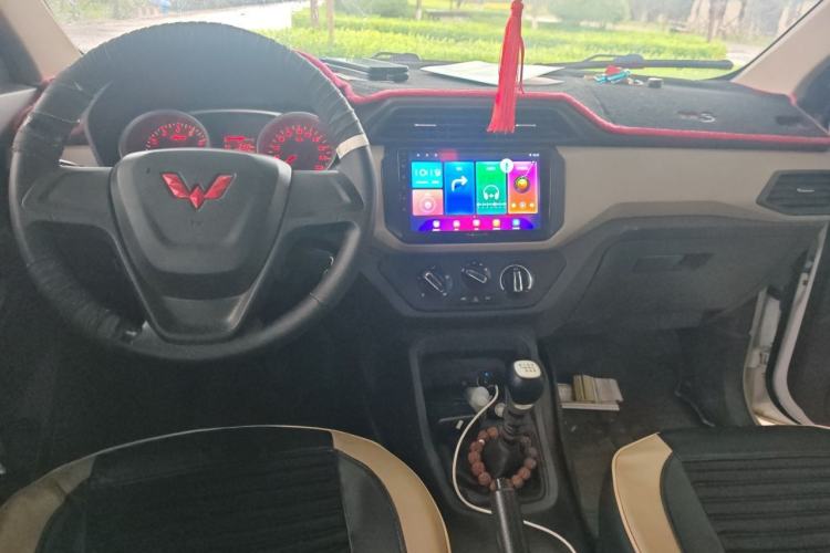 Used Wuling Hongguang 2021 1.5L S Comfort Edition LAR Center Console