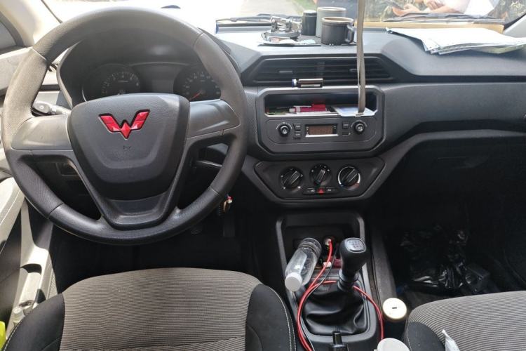 Used Wuling Hongguang 2021 1.5L Revised S Base Version Hydraulic Power Steering LAR Center Console