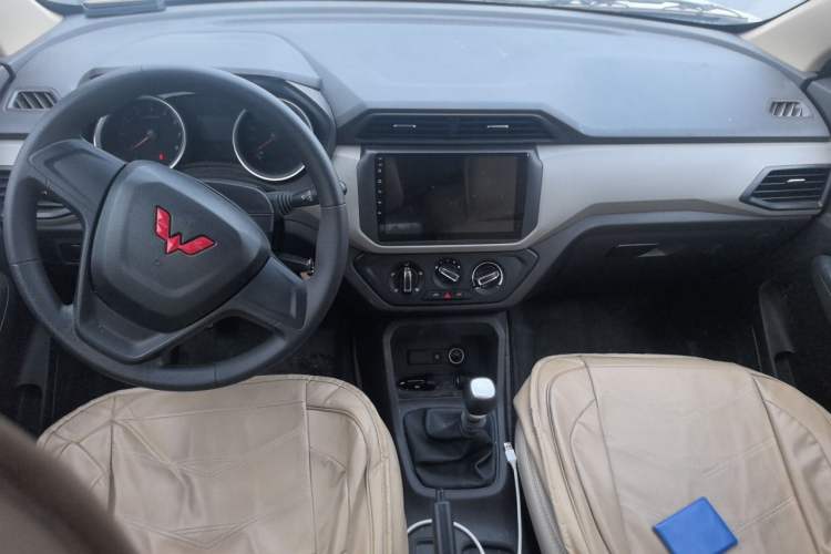 Used Wuling Hongguang 2021 1.5L Revised S Standard Version with Electric Power Steering LAR Center Console