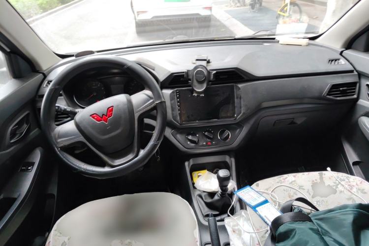 Used Wuling Hongguang 2021 1.5L Revised S Base Version with Electric Power Steering LAR Center Console