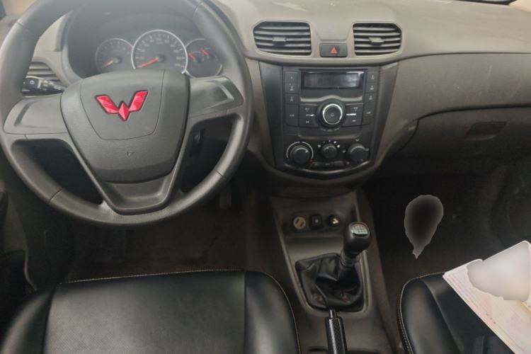 Used Wuling Hongguang 2021 1.5L Revised S Base Version Hydraulic Power Steering LAR Center Console