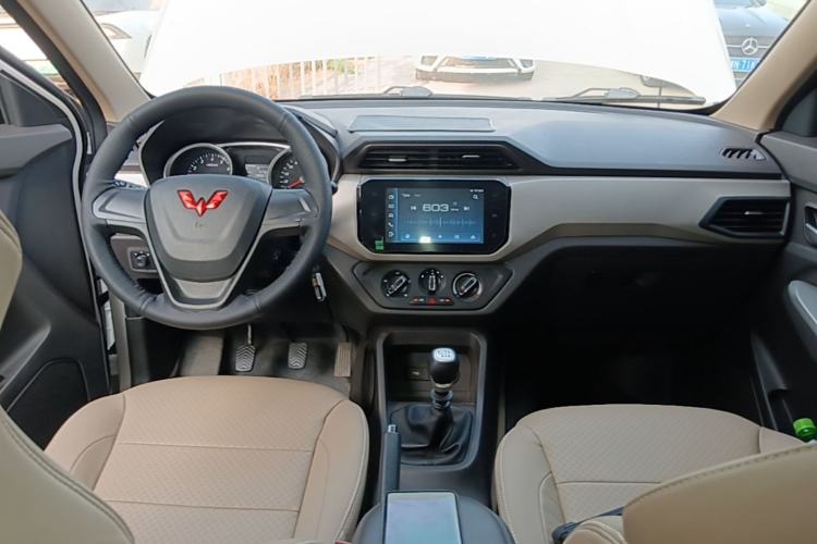 Used Wuling Hongguang 2021 1.5L Facelift S Comfort Version Hydraulic Power Steering LAR Center Console