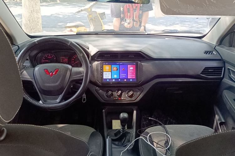 Used Wuling Hongguang 2021 1.5L S Base Version LAR Center Console