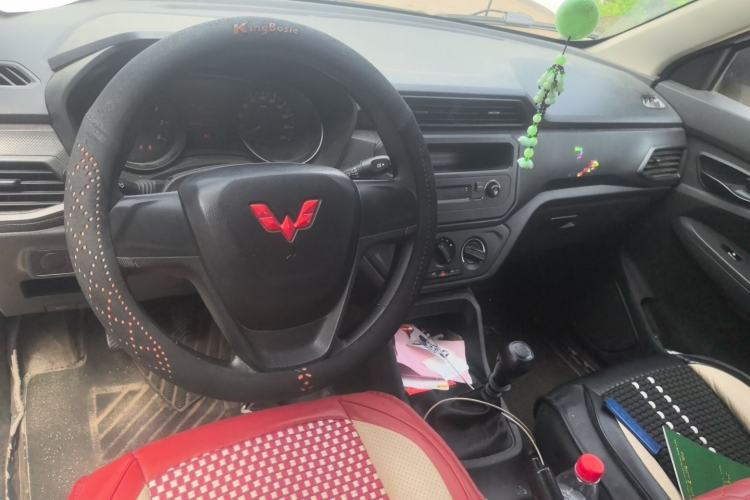Used Wuling Hongguang 2021 1.5L Revised S Base Version Hydraulic Power Steering LAR Center Console