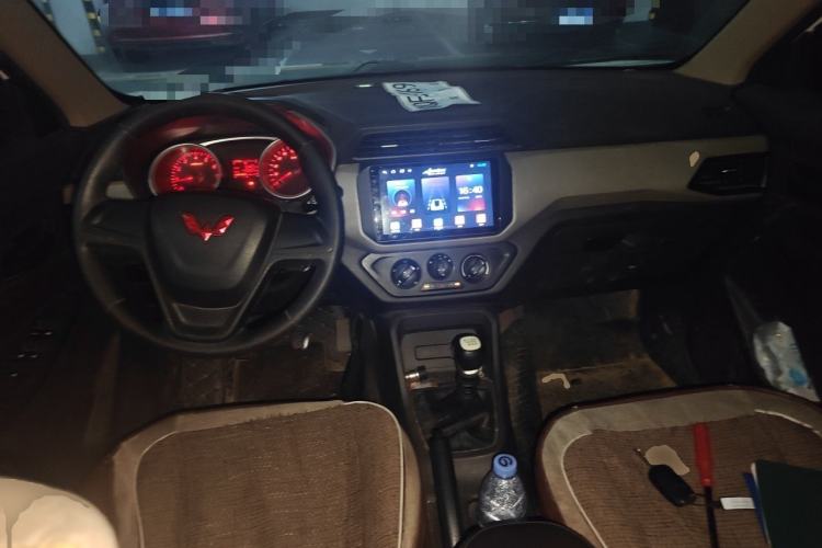 Used Wuling Hongguang 2021 1.5L S Standard Version LAR Center Console