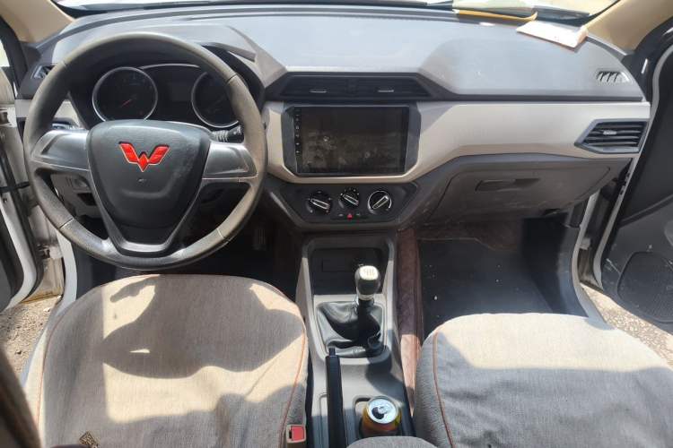 Used Wuling Hongguang 2021 1.5L Revised S Standard Version with Electric Power Steering LAR Center Console