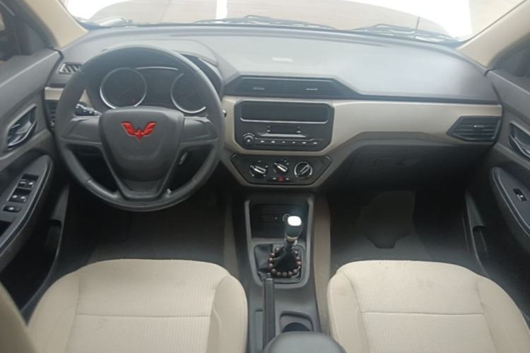 Used Wuling Hongguang 2021 1.5L Revised S Standard Version with Electric Power Steering LAR Center Console