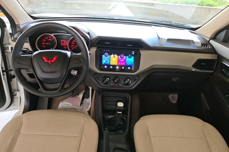 Used Wuling Hongguang 2021 1.5L Revised S Standard Version with Electric Power Steering LAR Center Console