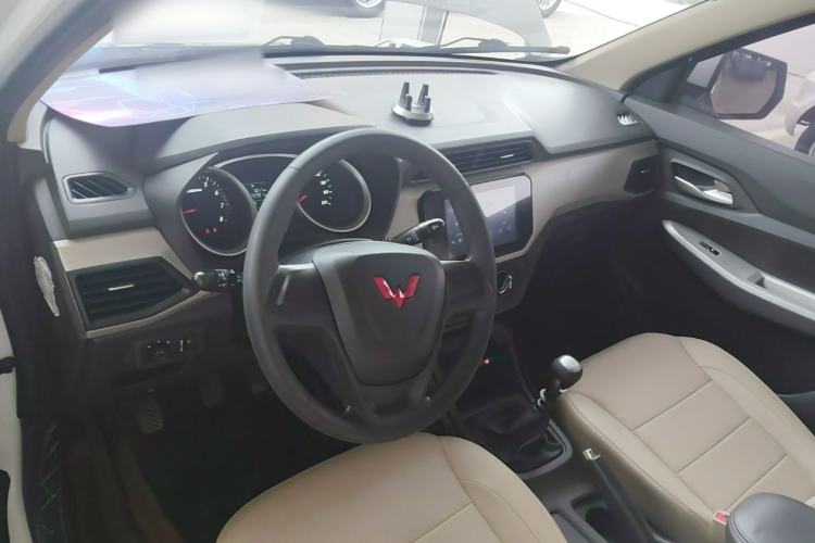 Used Wuling Hongguang 2021 1.5L Facelifted S Comfort Version with Electric Power Steering LAR Center Console