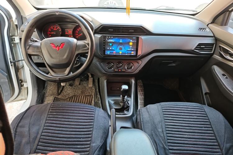 Used Wuling Hongguang 2021 1.5L S Base Version LAR Center Console