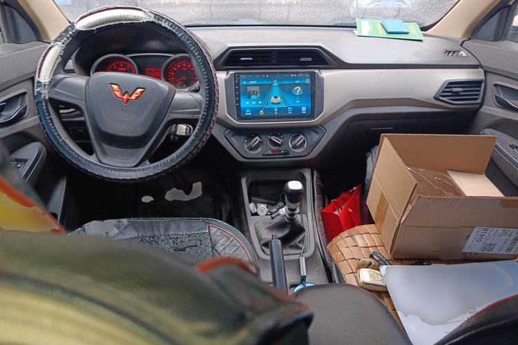 Used Wuling Hongguang 2021 1.5L Revised S Standard Version with Electric Power Steering LAR Center Console