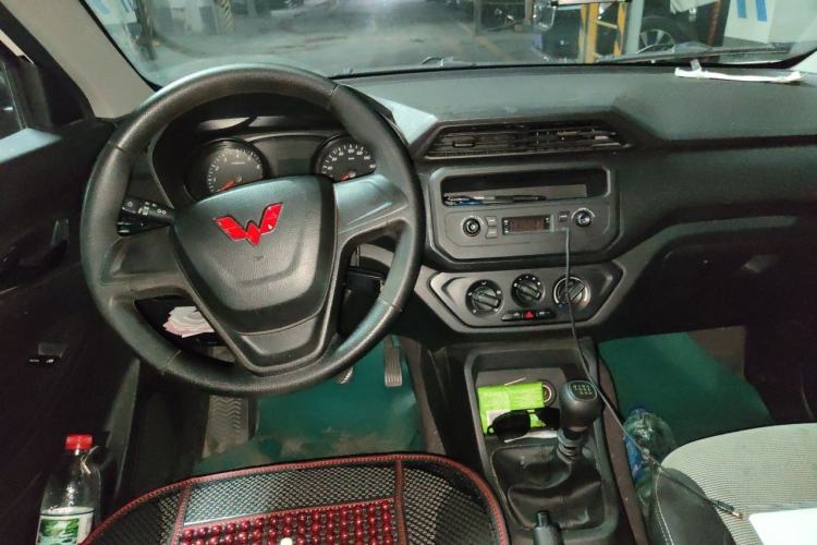 Used Wuling Hongguang 2021 1.5L Restyled S Basic Window-Sealed Car with Electric Power Steering LAR Center Console