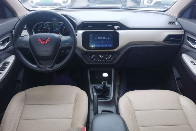 Used Wuling Hongguang 2021 1.5L Facelifted S Comfort Version with Electric Power Steering LAR Center Console