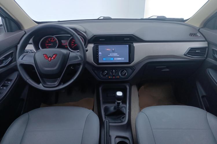 Used Wuling Hongguang 2021 1.5L Revised S Standard Version with Electric Power Steering LAR Center Console
