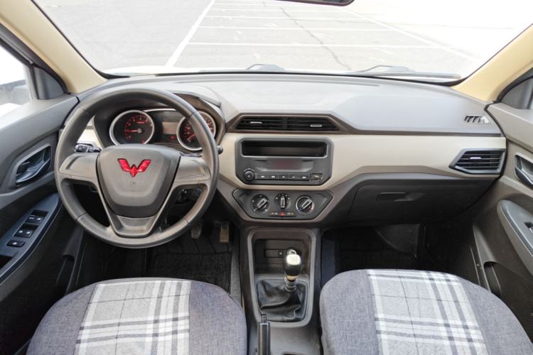 Used Wuling Hongguang 2021 1.5L S Standard Version LAR Center Console