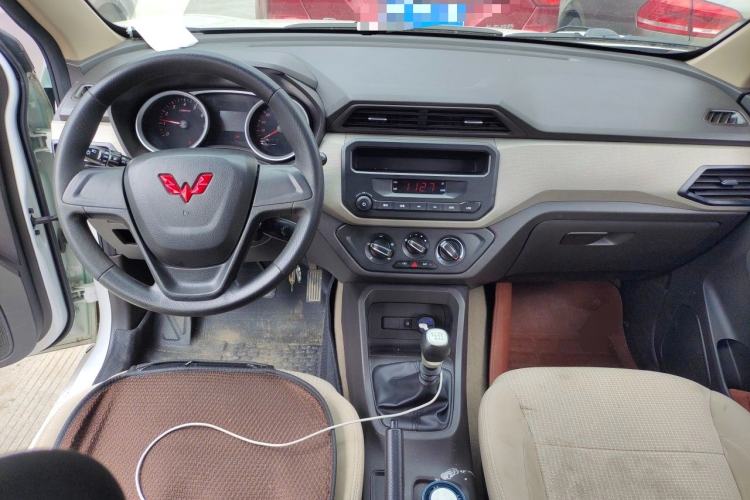 Used Wuling Hongguang 2021 1.5L S Standard Version LAR Center Console