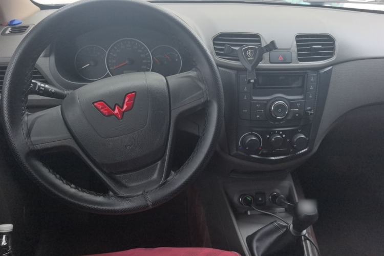 Used Wuling Hongguang 2021 1.5L Revised S Base Version Hydraulic Power Steering LAR Center Console